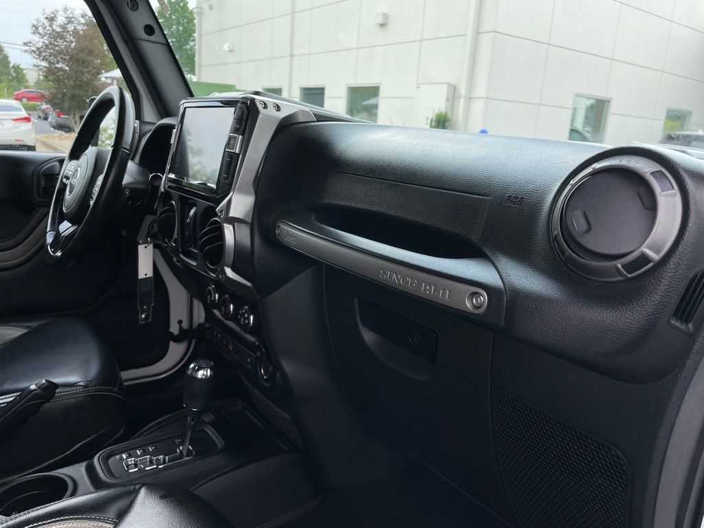 Thumbnail: 2018 Jeep Wrangler - 31