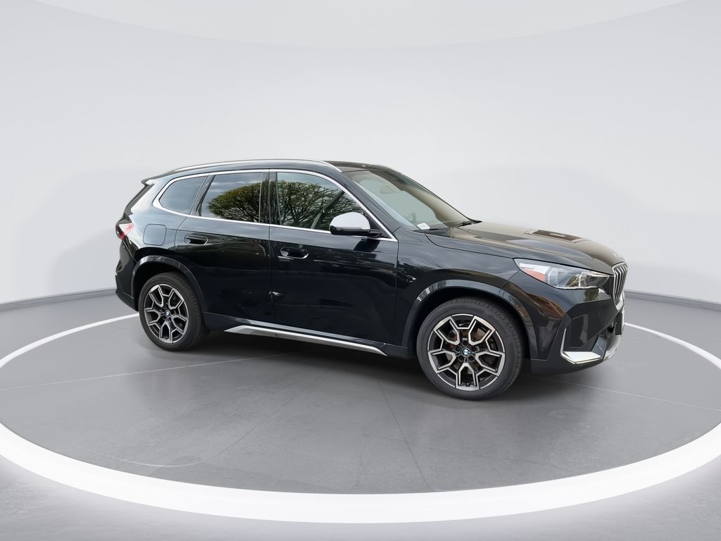 Thumbnail: 2023 BMW X1 - 9