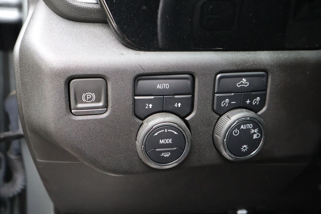 2023 Chevrolet Silverado 1500 LT 18