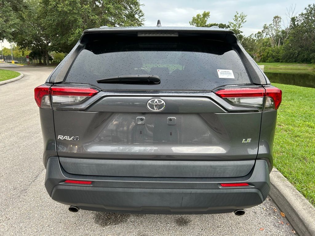 2021 Toyota RAV4 LE 4