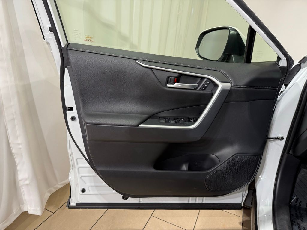 Thumbnail: 2025 Toyota RAV4 - 15