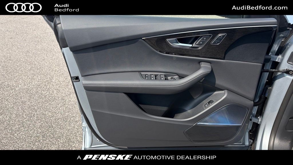 Thumbnail: 2026 Audi Q8 - 12