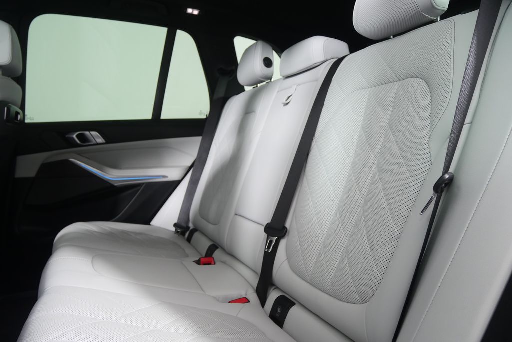 Thumbnail: 2025 BMW X5 - 16