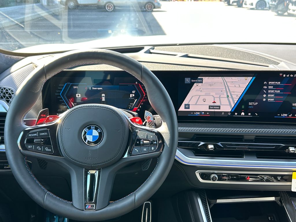 2025 BMW XM  17
