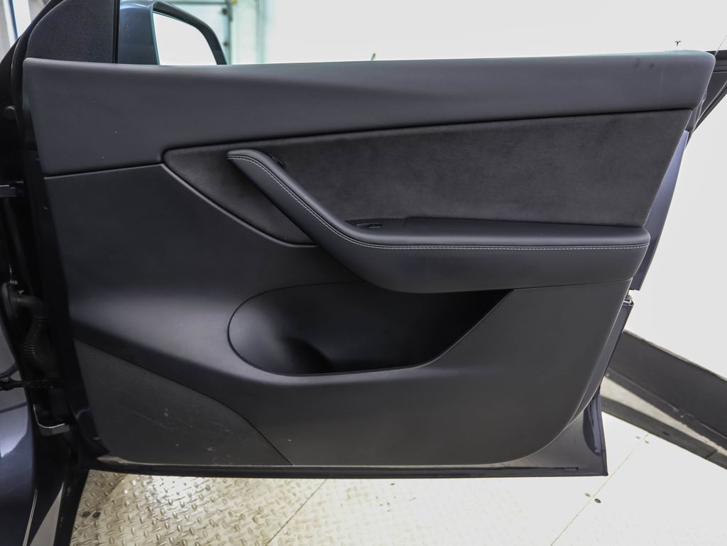 Thumbnail: 2021 Tesla Model Y - 27