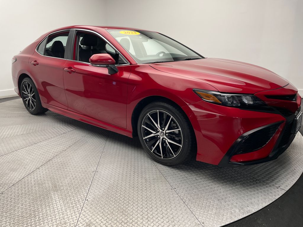 2023 Toyota Camry SE 3