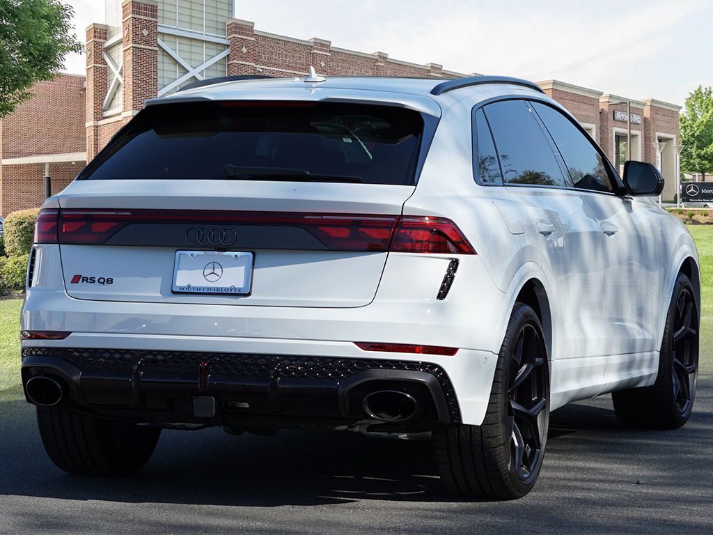 Thumbnail: 2025 Audi RS Q8 - 6