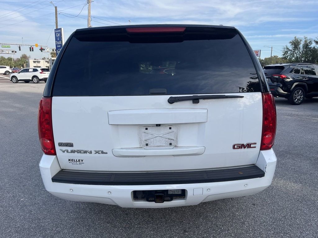 2011 GMC Yukon XL SLT 1500 6