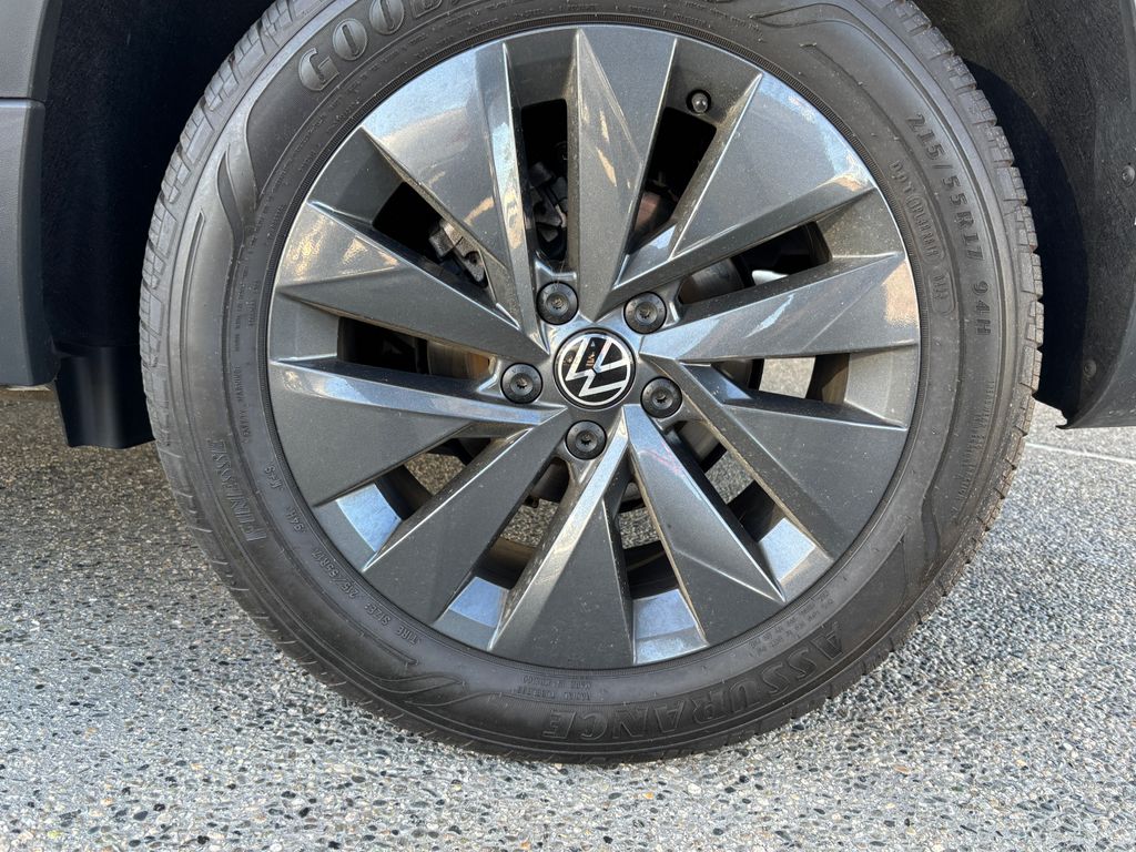 Thumbnail: 2023 Volkswagen Taos - 30