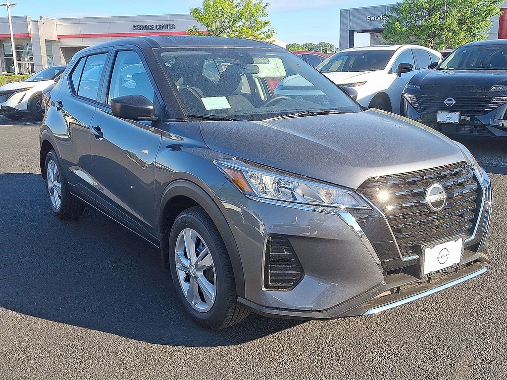 2025 Nissan Kicks S 2