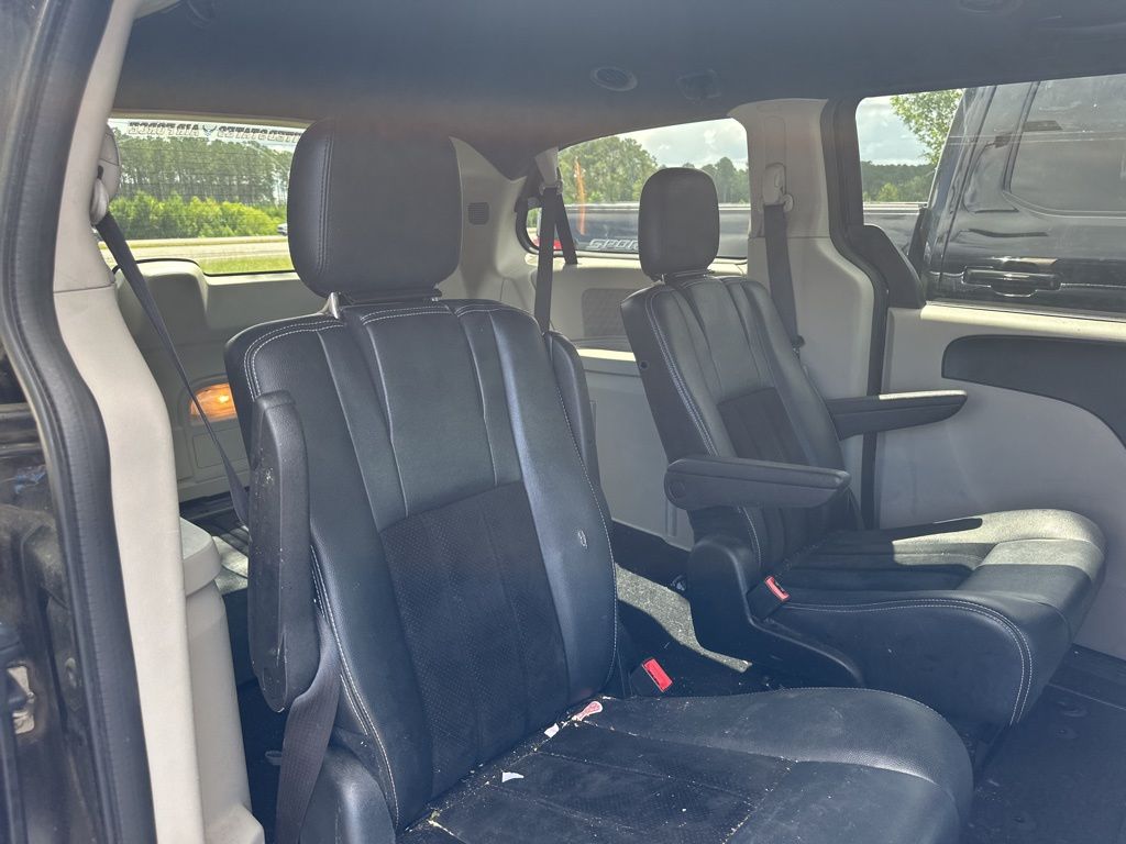 2017 Brilliant Black Crystal Pearlcoat Dodge Grand Caravan SXT FWD Van