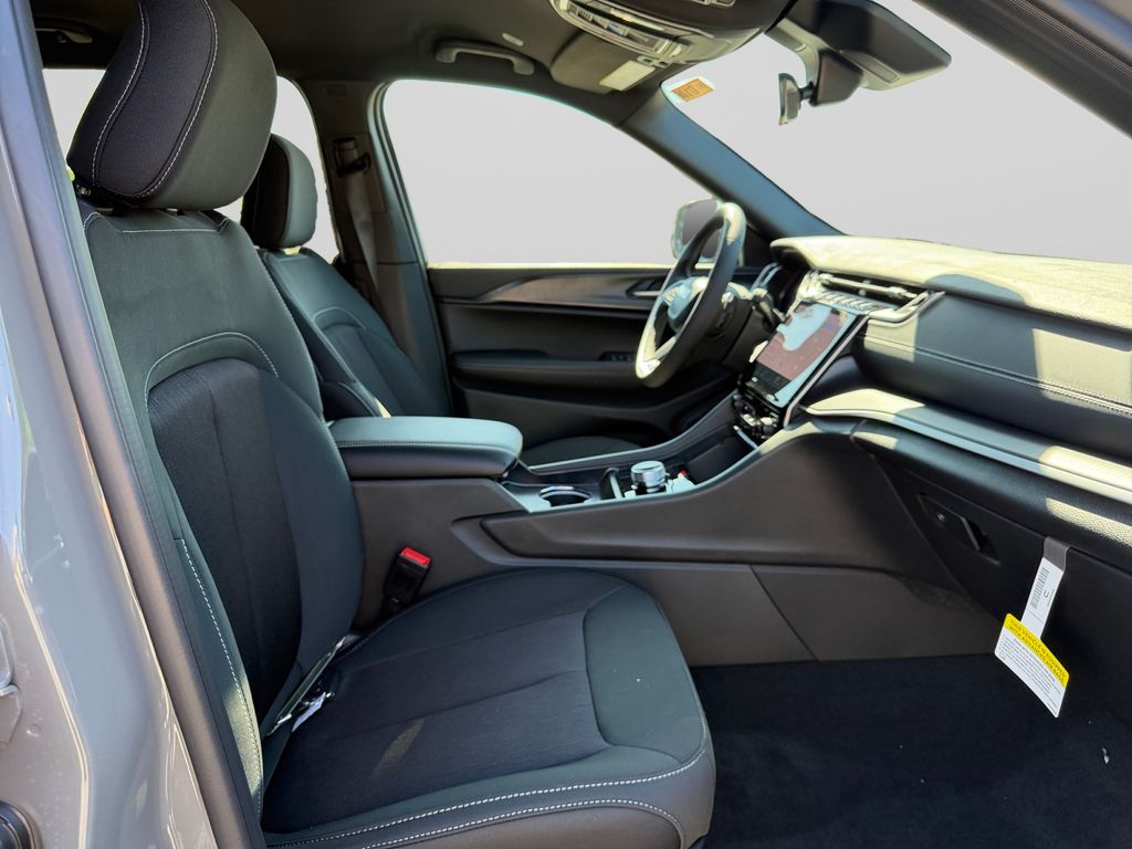 2027 Jeep Grand Cherokee L Laredo Gray at South Hills CDJR