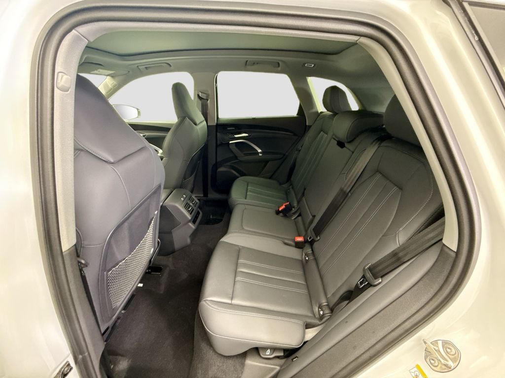 Thumbnail: 2025 Audi Q5 - 20