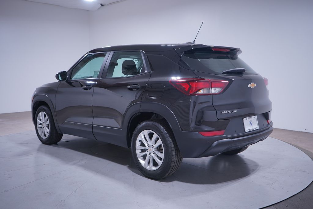 Thumbnail: 2021 Chevrolet TrailBlazer - 3