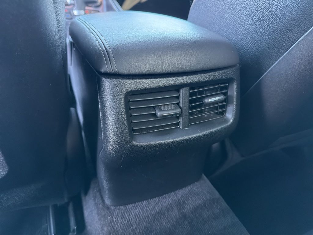 Thumbnail: 2017 Dodge Challenger - 31