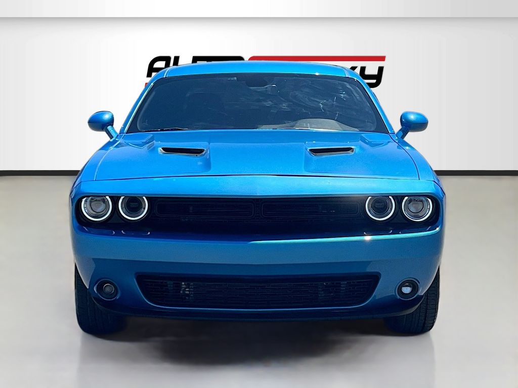 Used 2023 Blue Dodge SXT image 2