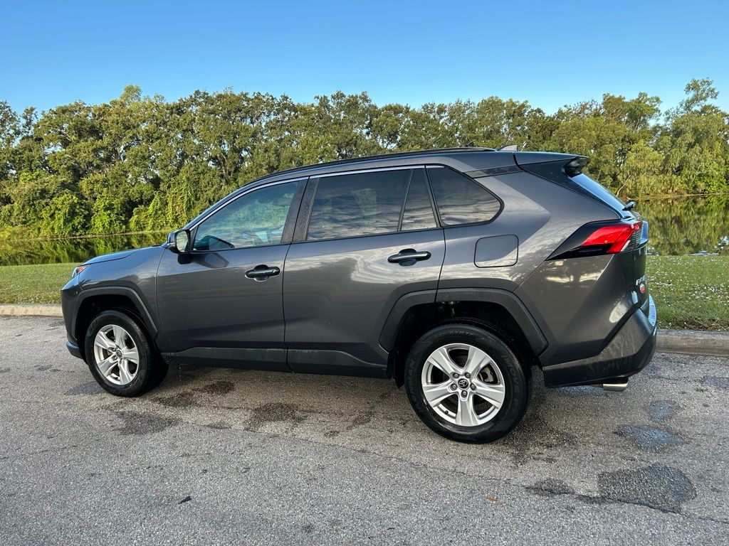 Thumbnail: 2021 Toyota RAV4 - 3