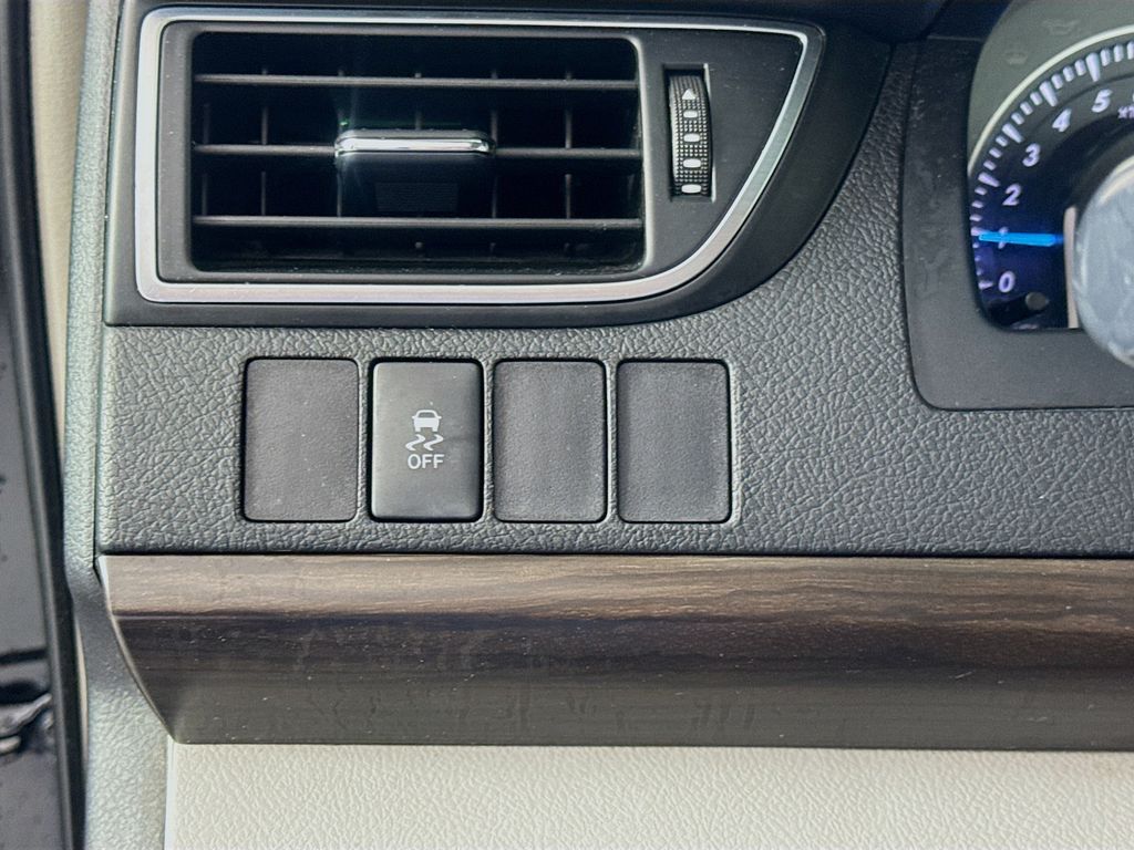 Used Car 2015 Toyota Camry  Le For Sale Under $10,000 In Austin, Texas