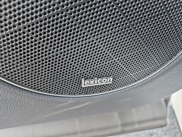 2025 Genesis GV70  23
