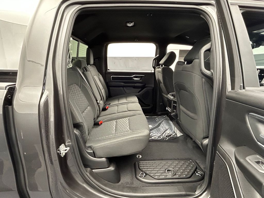 New 2026 Granite Crystal Metallic Clearcoat Ram Big Horn/Lone Star image 31