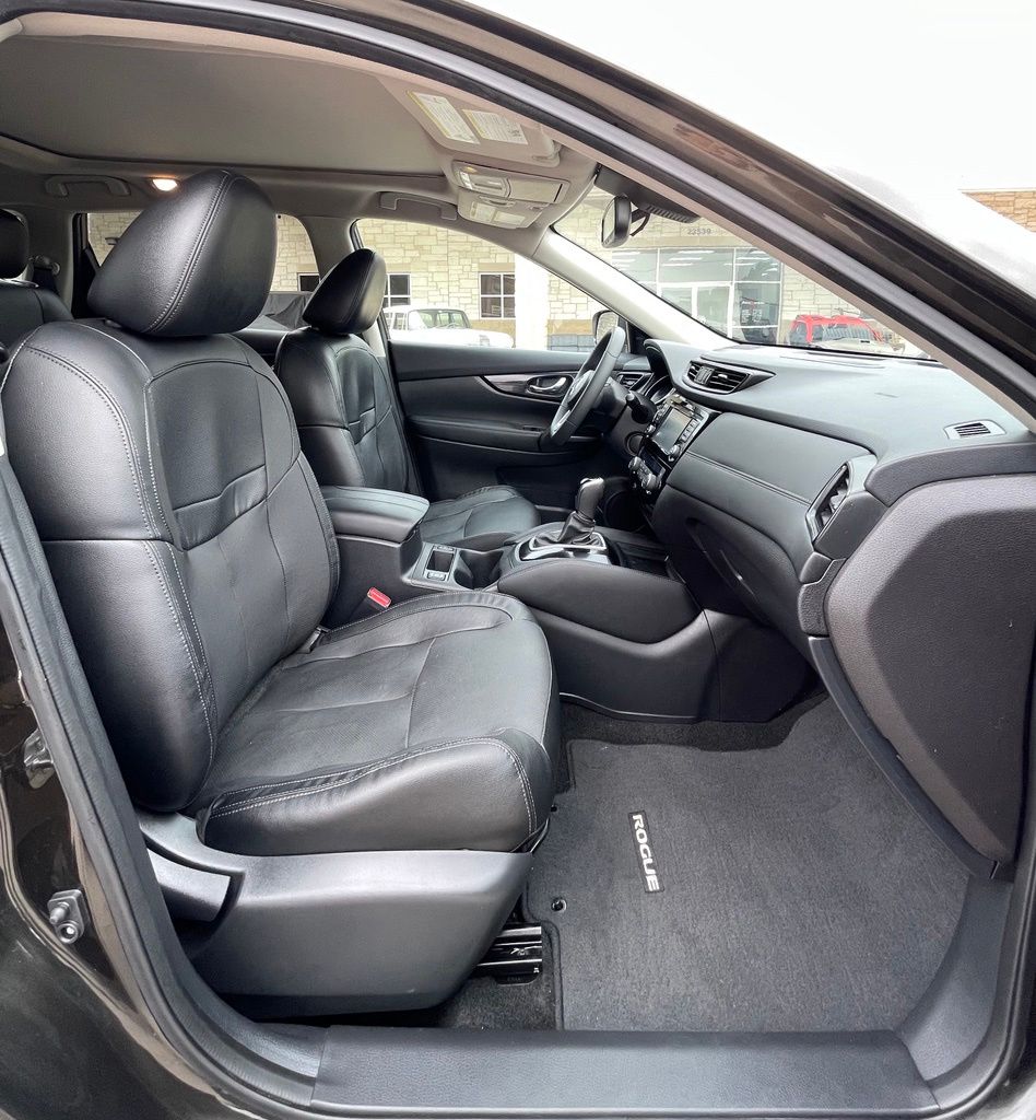 2017 Nissan Rogue SL Black at Autostrade