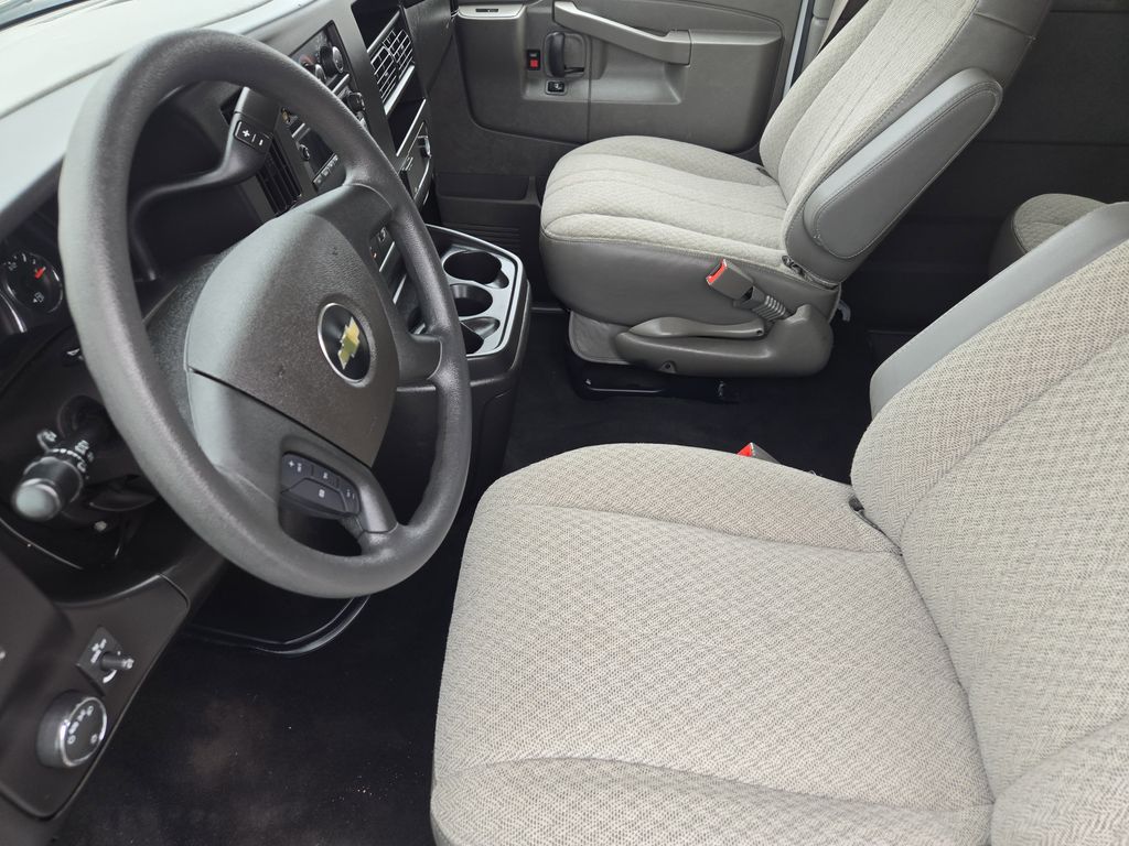 2023 Chevrolet Express 3500