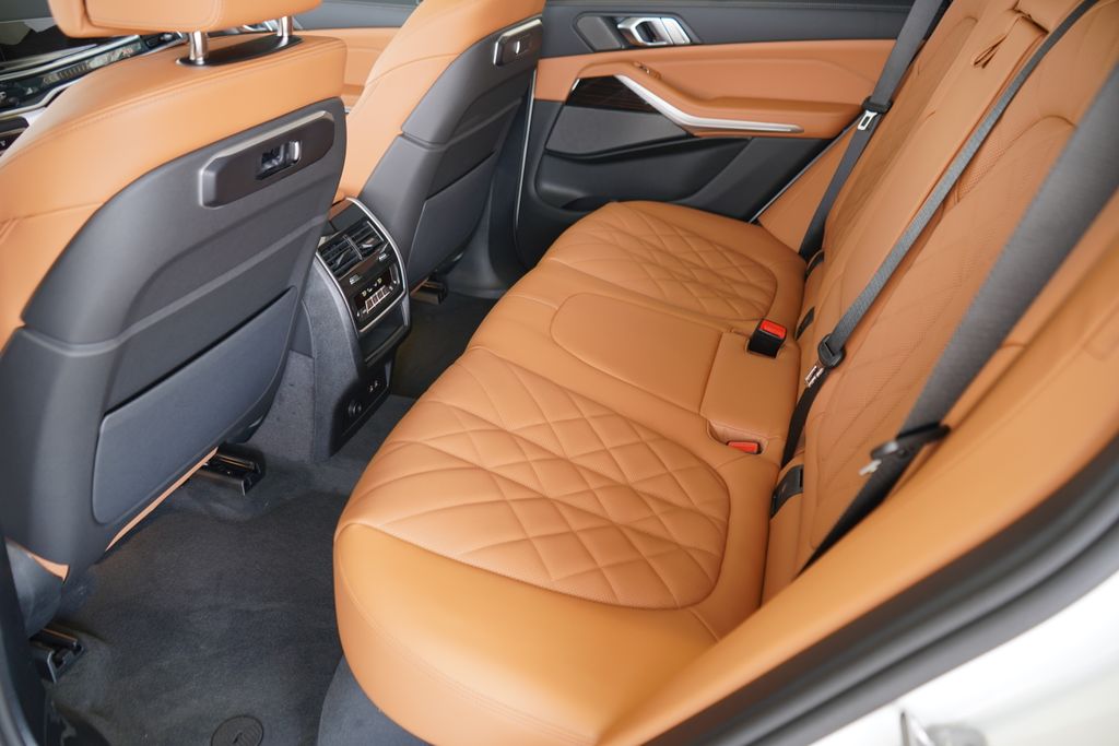 Thumbnail: 2026 BMW X5 - 19