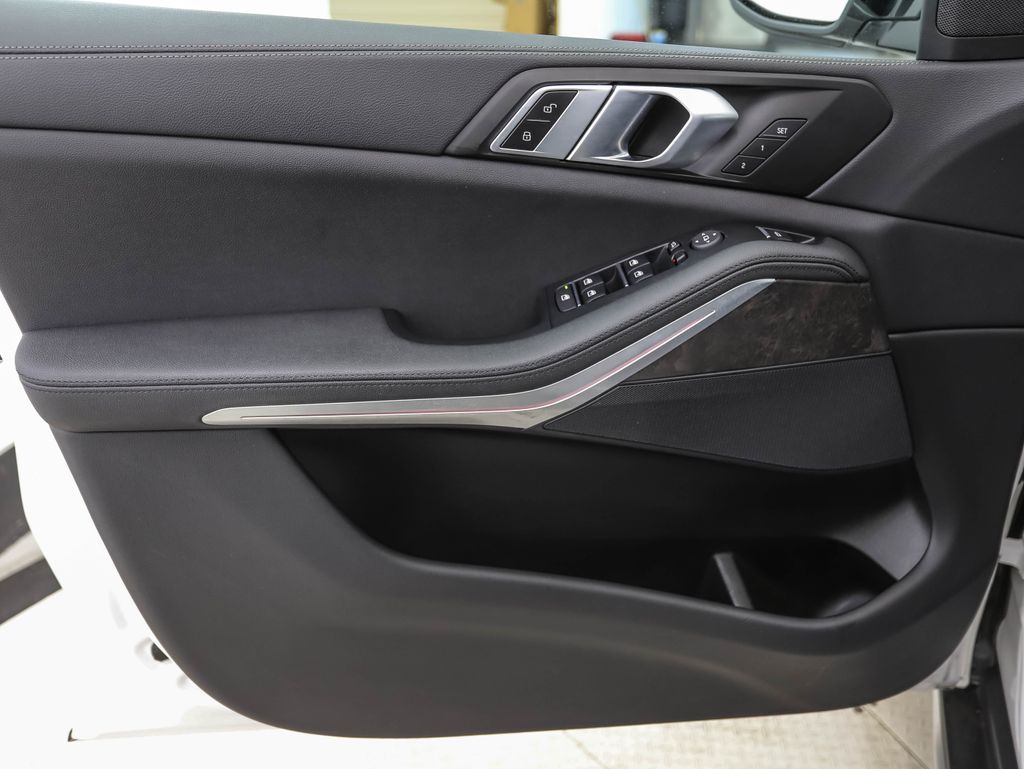 Thumbnail: 2022 BMW X5 - 10