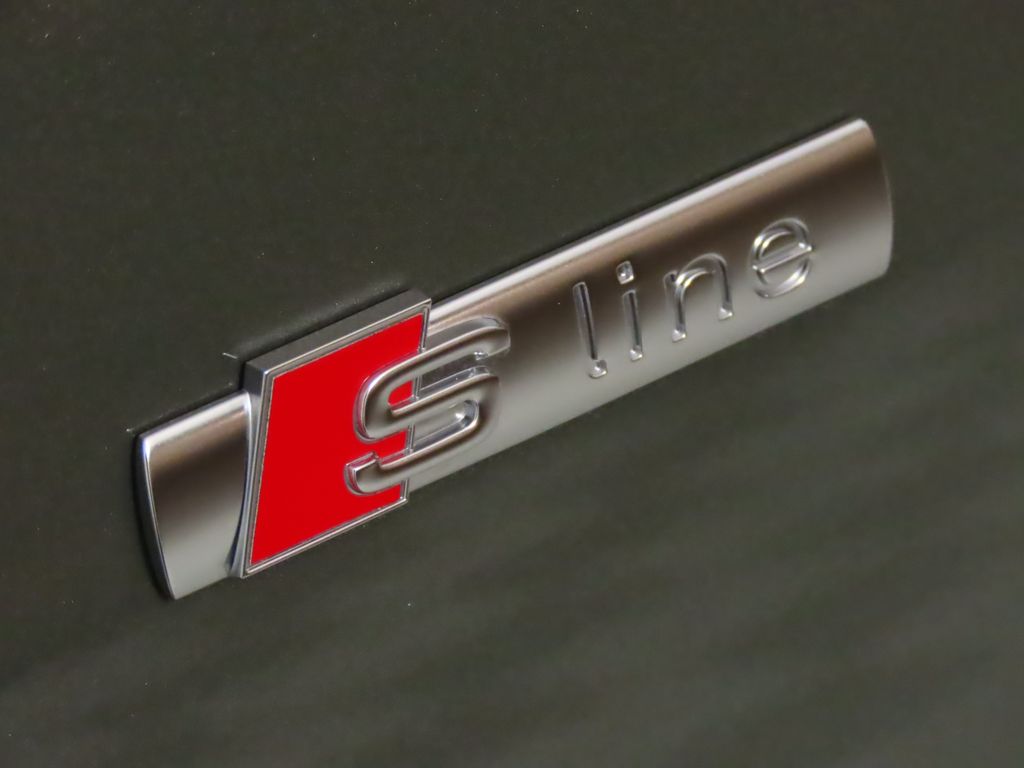 Thumbnail: 2025 Audi Q3 - 11