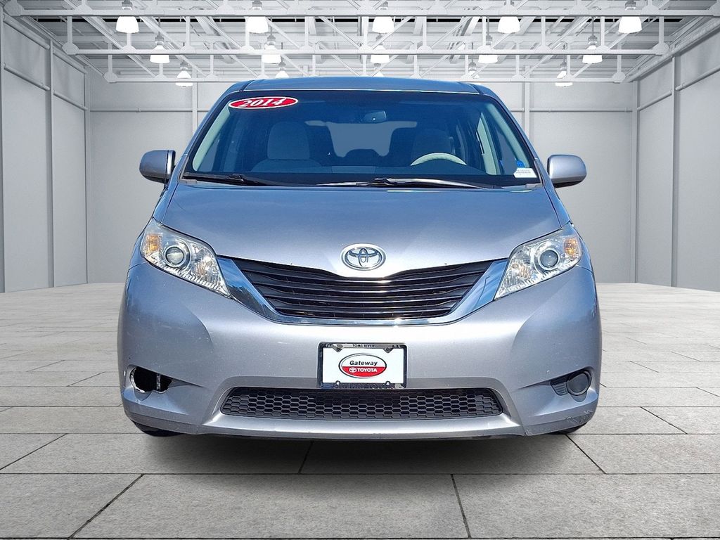 Thumbnail: 2014 Toyota Sienna - 2