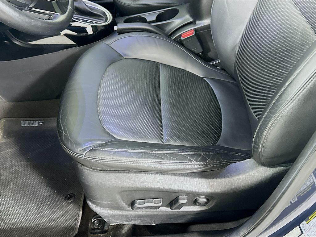 Thumbnail: 2015 Kia Soul - 19