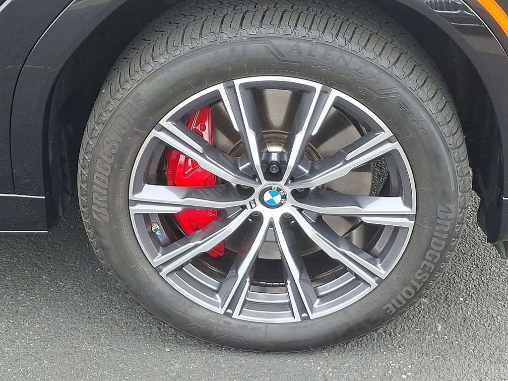 2025 BMW X6 M60i 8