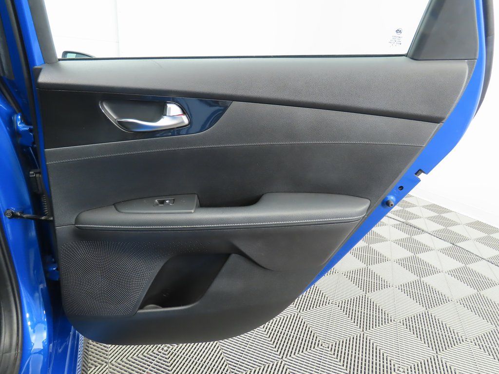 Thumbnail: 2022 Kia Forte - 28
