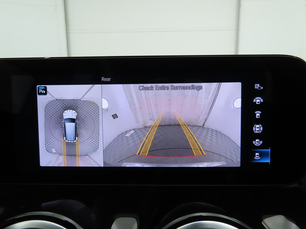 Thumbnail: 2022 Mercedes-Benz GLB - 14