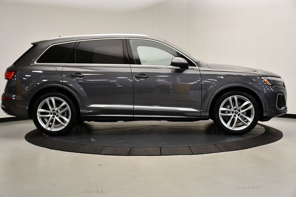 2025 Audi Q7  6
