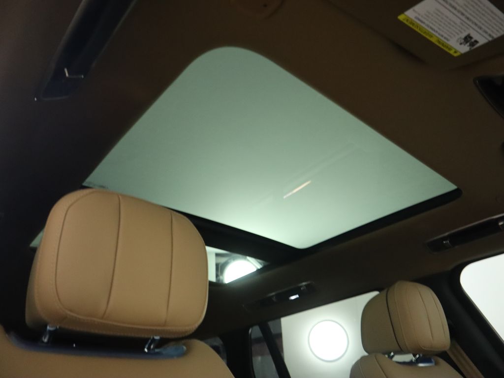 Thumbnail: 2025 Land Rover Range Rover - 19