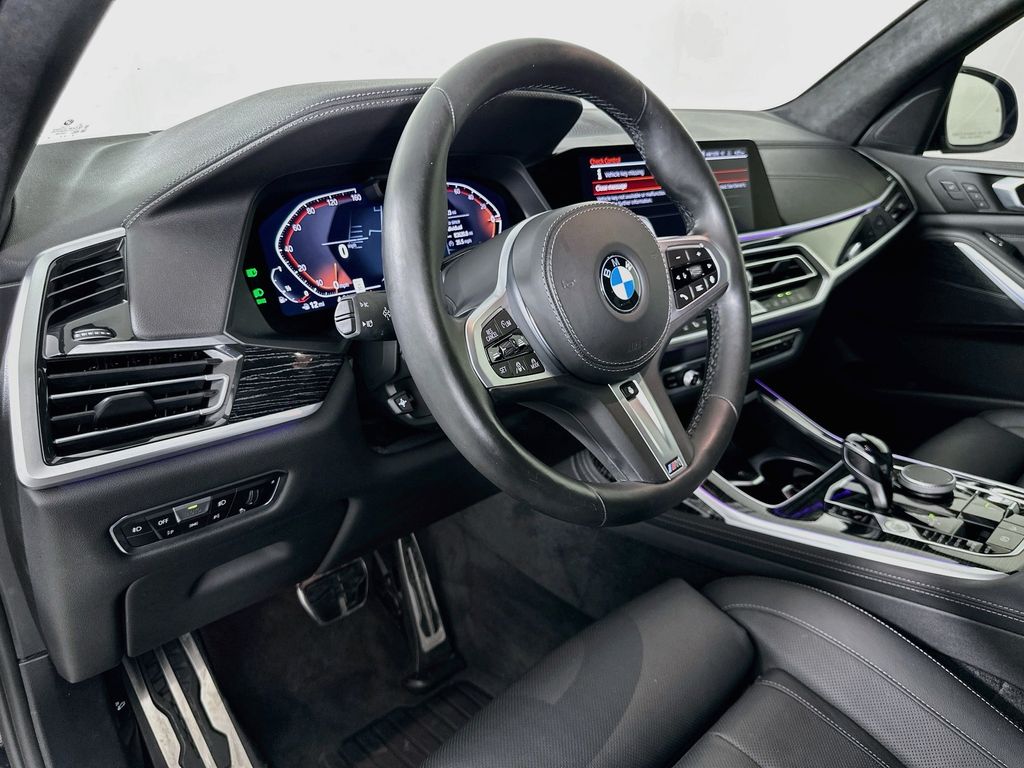 Thumbnail: 2021 BMW X7 - 9