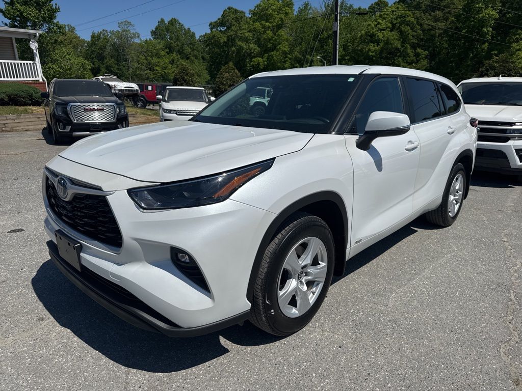 Pearl 2023 Toyota Highlander Hybrid LE AWD SUV / Crossover All-Wheel Drive Continuously Variable Transmission