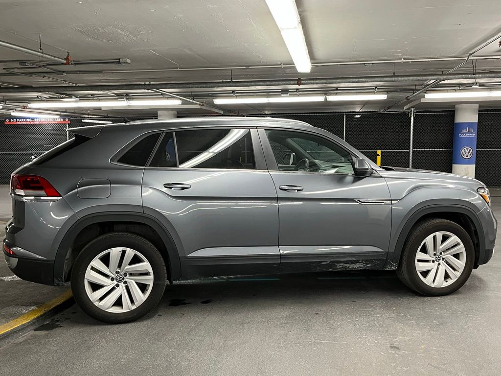 2023 Volkswagen Atlas Cross Sport 2.0T SE w/Technology 40