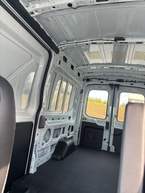 FordTransit-25010