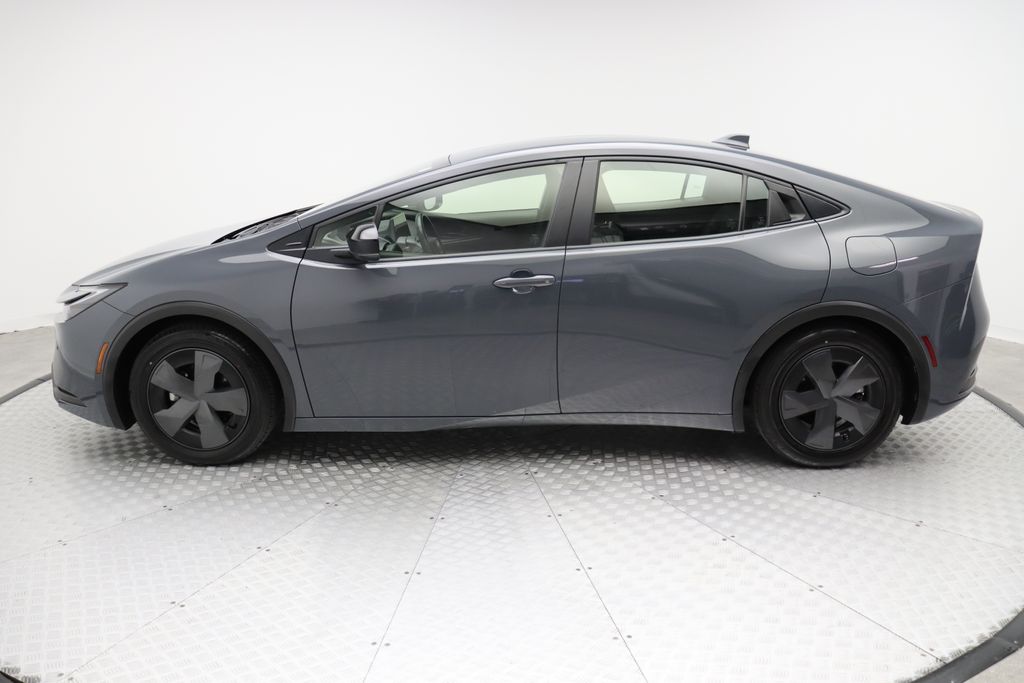 2024 Toyota Prius LE 12