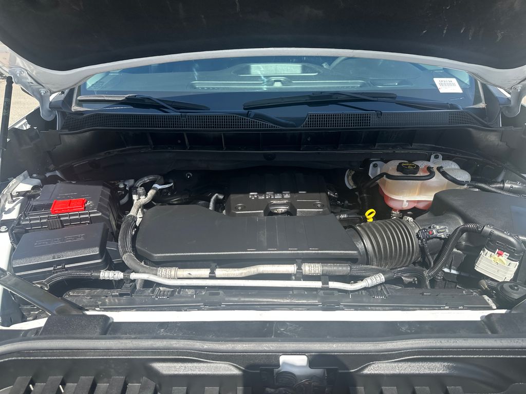 Used 2024 White Chevrolet Custom image 20