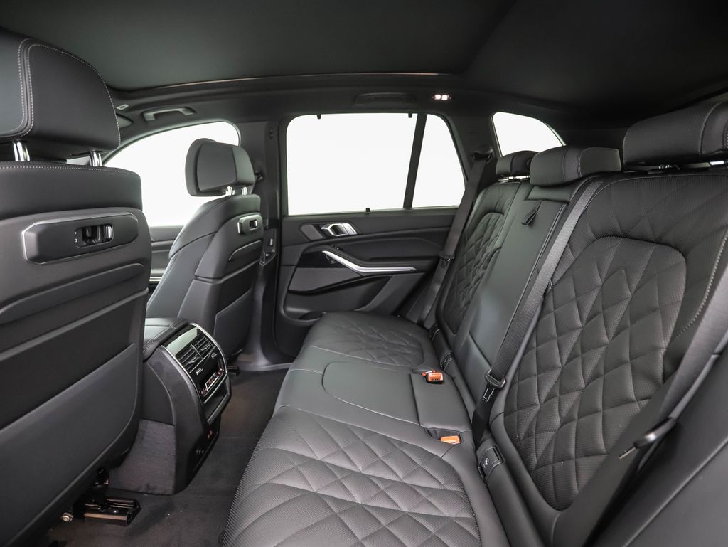 Thumbnail: 2026 BMW X5 - 23