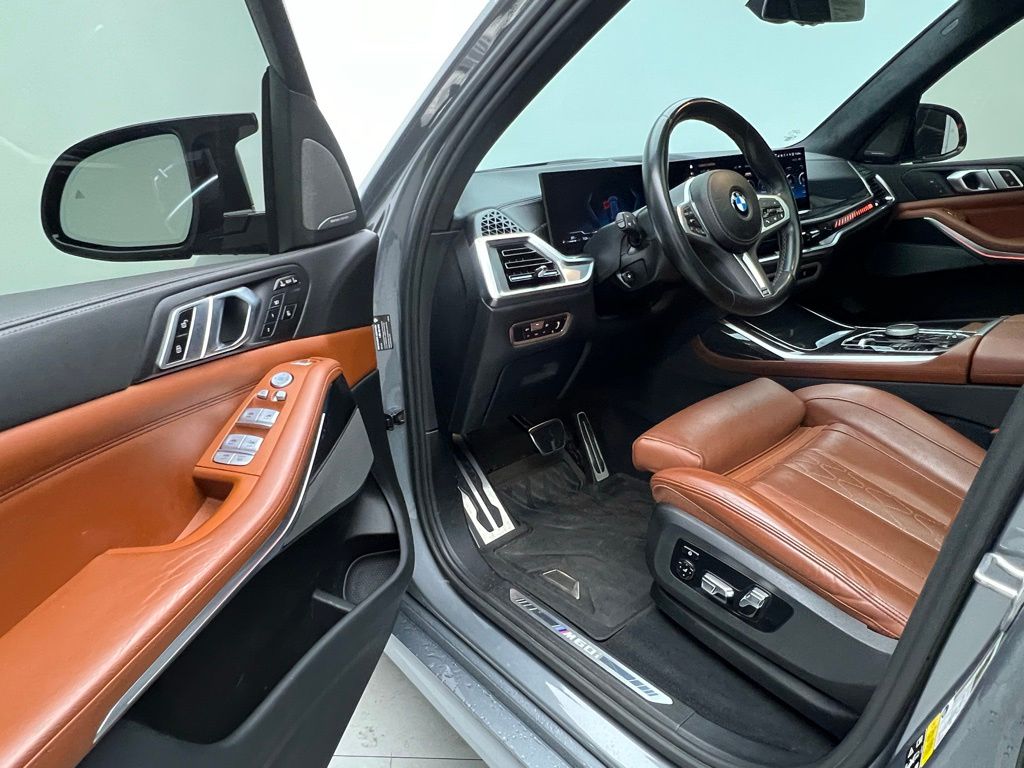 Thumbnail: 2023 BMW X7 - 23