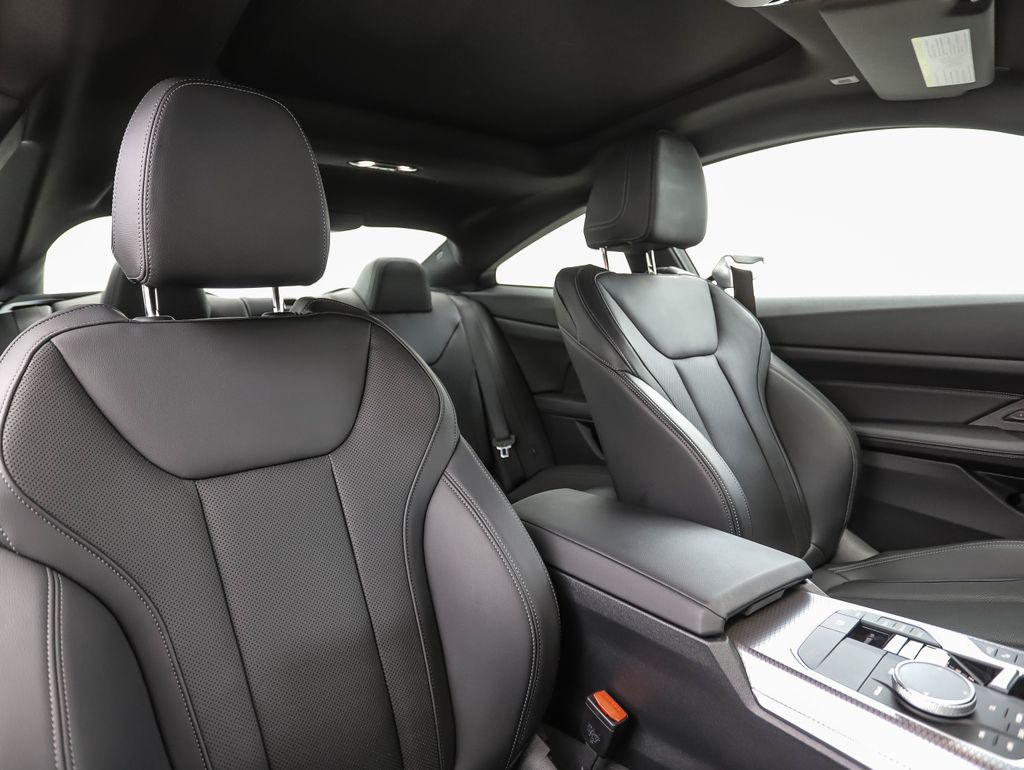 Thumbnail: 2026 BMW 4 Series - 26