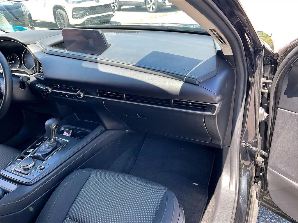 2024 Mazda CX-30 — photo 12