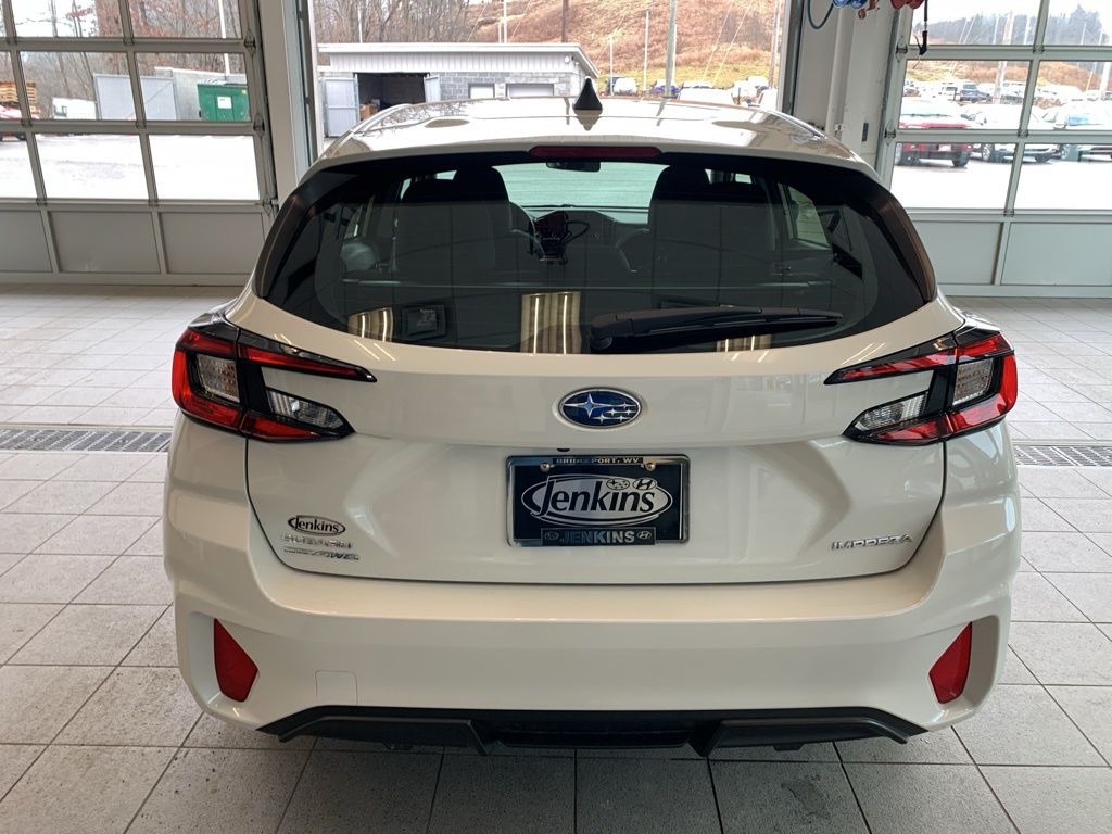 New 2025 White Subaru Base image 14
