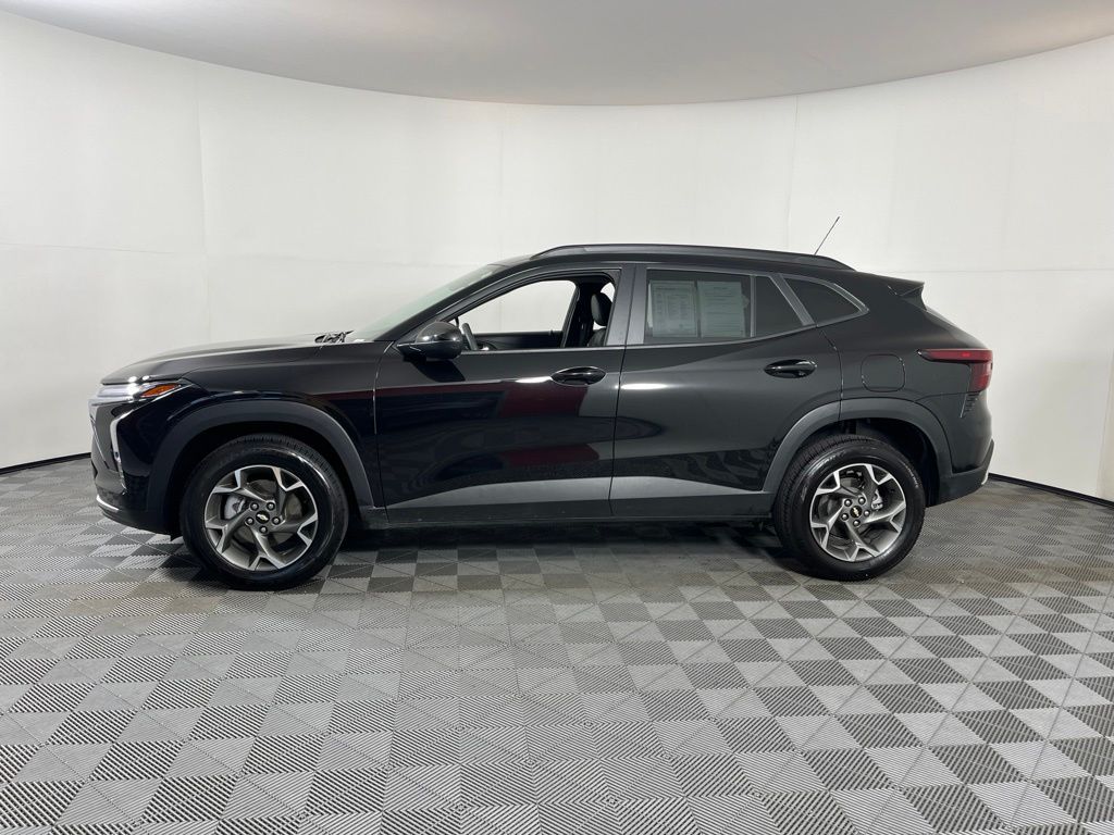 Thumbnail: 2025 Chevrolet Trax - 6