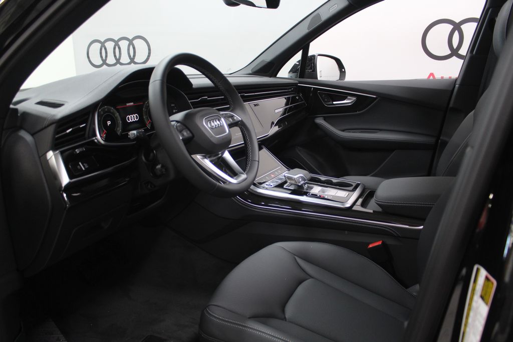 Thumbnail: 2026 Audi Q7 - 12