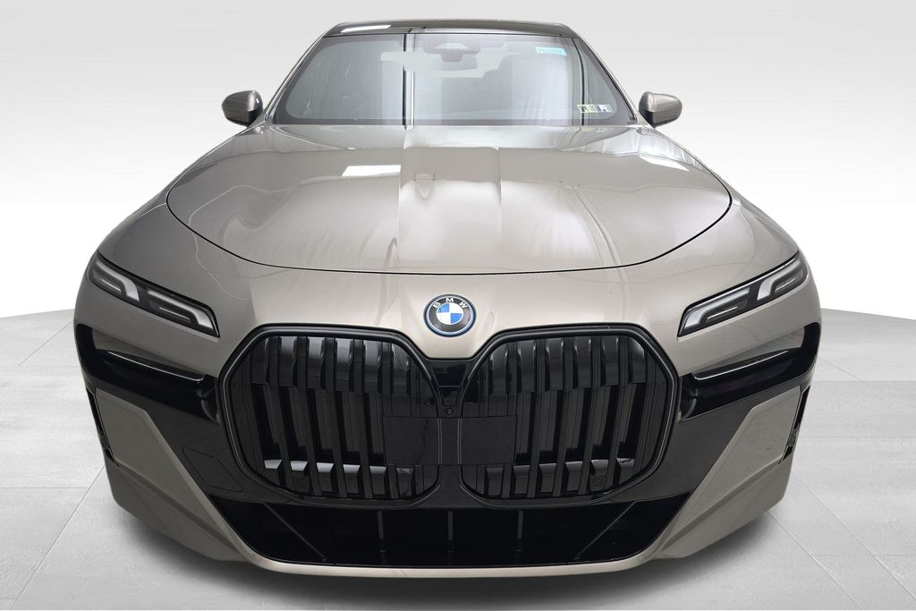 2026 Bmw 750e 750e xDrive photo 3